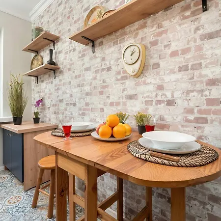 Wyjatkowy W Stylu Vintage Z Balkonem By Renters Lodz (Lodz)