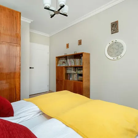 Wyjatkowy W Stylu Vintage Z Balkonem By Renters Apartamento