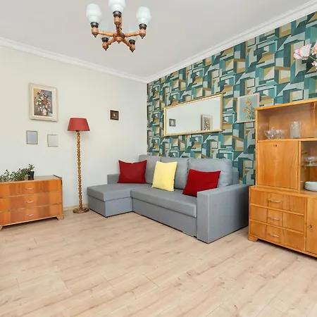 Wyjatkowy W Stylu Vintage Z Balkonem By Renters Lodz (Lodz)